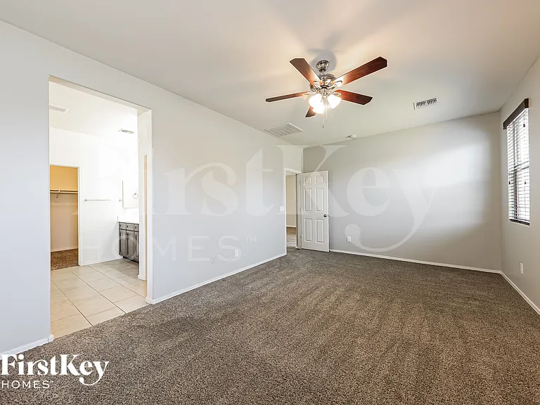 18068 W Tina Ln — Photo 12