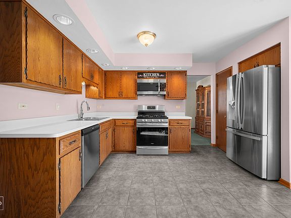 5th image of 3235 192nd St