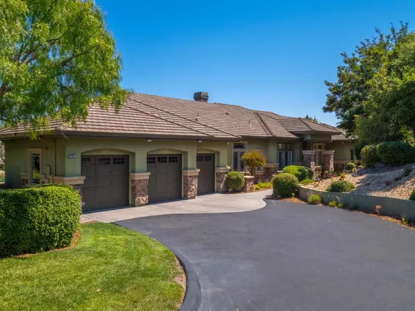 27812 Crowne Point Dr, Salinas, CA 93908