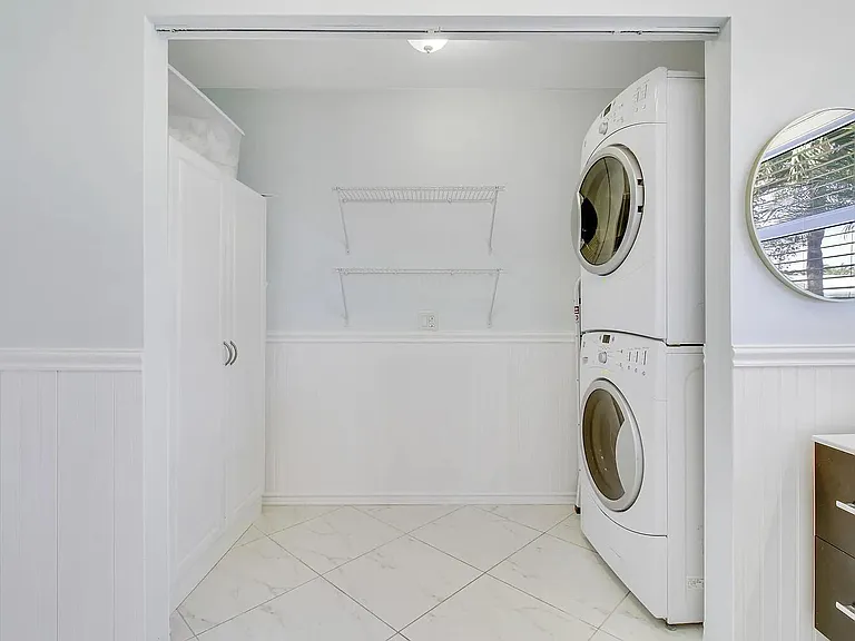 1310 Manor Dr — Photo 12