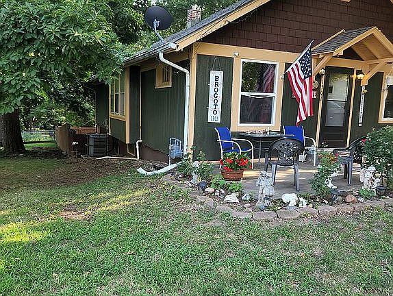 2nd image of 1501 E Mechanic Ave