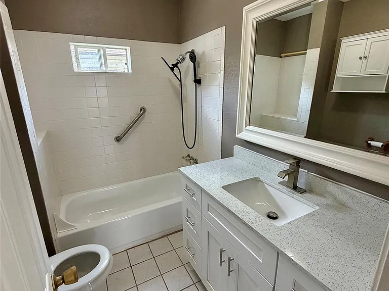 111 Inlane St — Photo 17