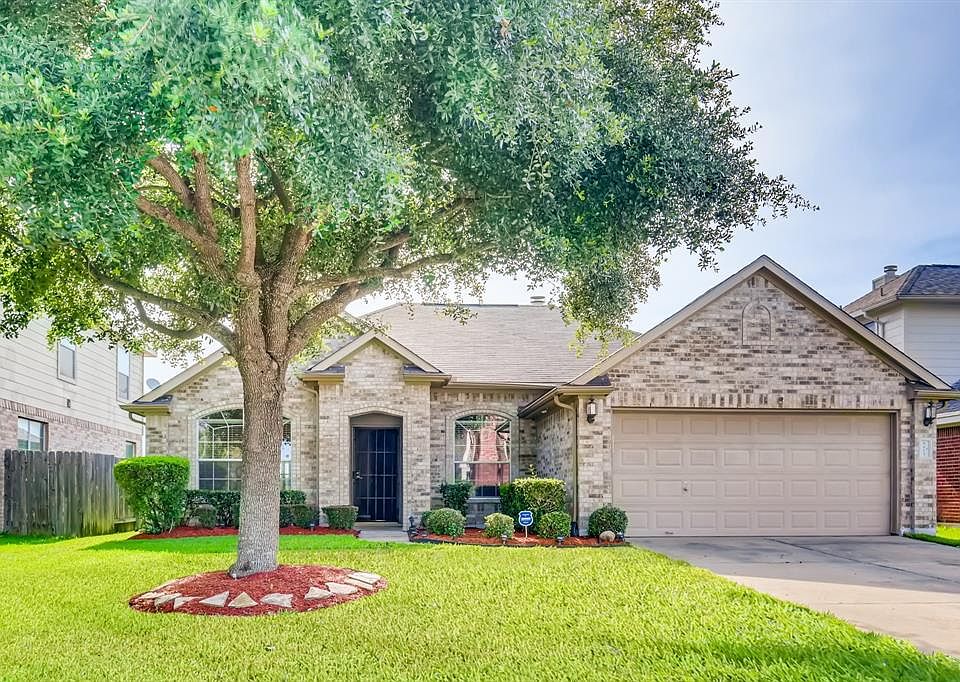 1st image of 8815 Petersburg Ln