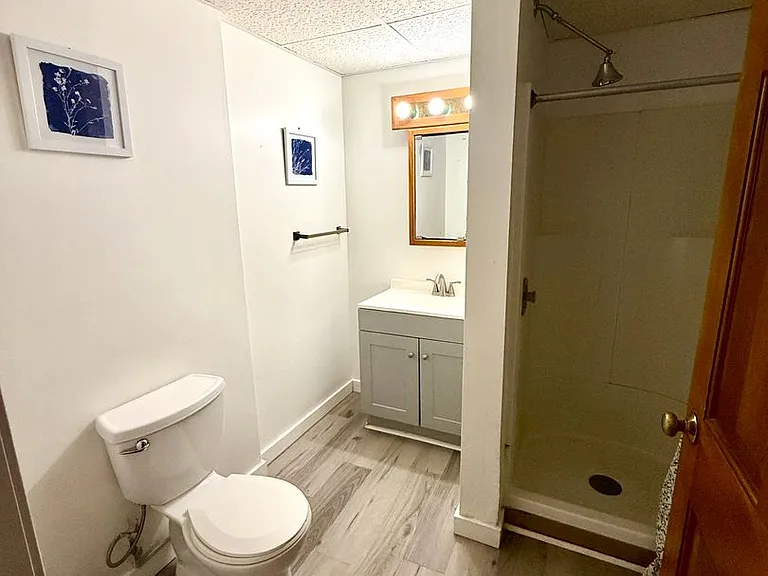 383 College Street — Photo 6