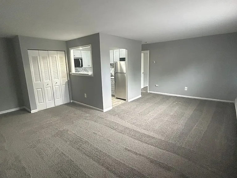 HOLLY GARDEN APARTMENTS — Photo 7