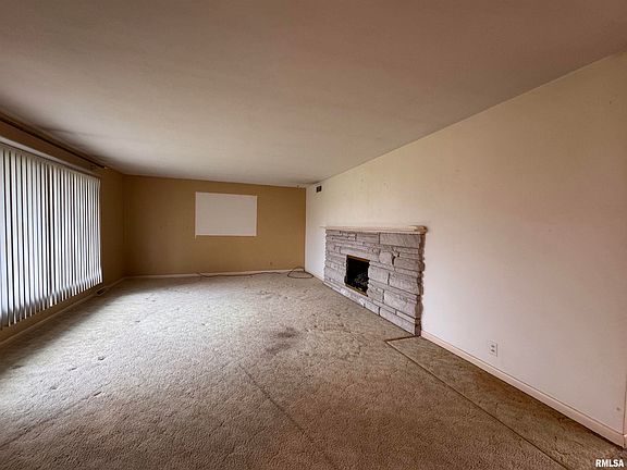 4th image of 708 Jamie Ln