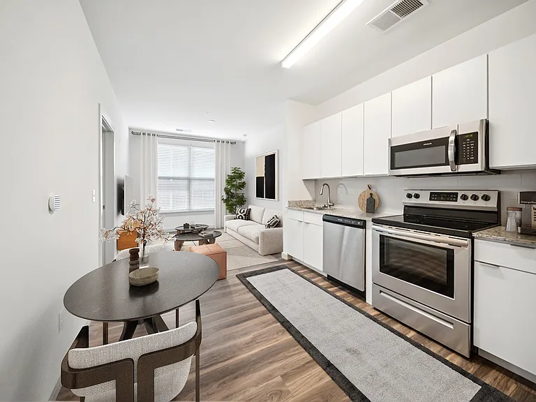 Circ Apartments — Photo 13