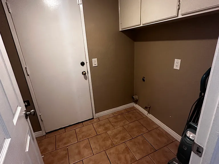4277 Harbor Ct — Photo 21