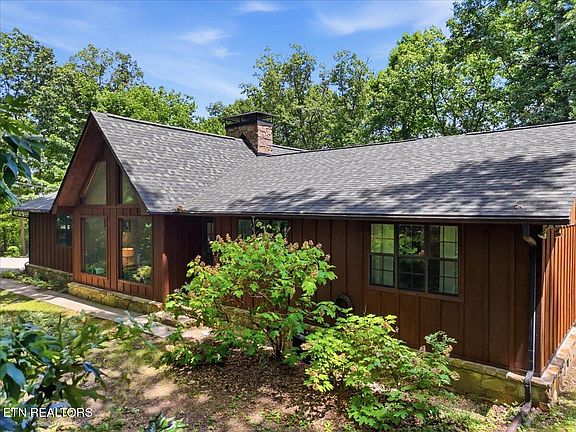 4th image of 3433 Russellwood Dr