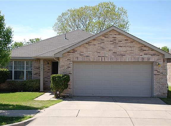 2nd image of 7101 Lindentree Ln