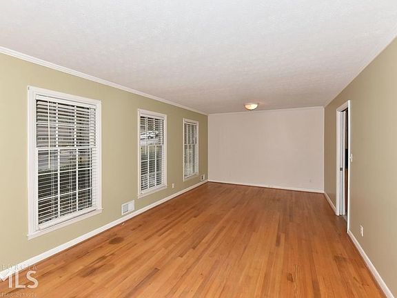 2nd image of 1333 Stoneybrook Dr