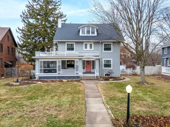 2538 Fulton Ave, Davenport, IA 52803