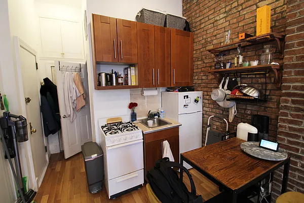 Rented by Guidance Realty Corp. | media 25