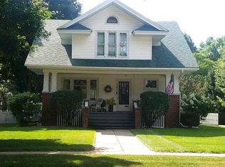 449 4th Ave NE, Sioux Center, IA 51250