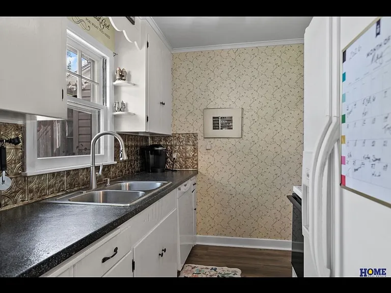 2945 S 42nd St — Photo 13