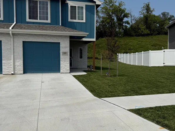 104 Paige Ln, Council Bluffs, IA 51503