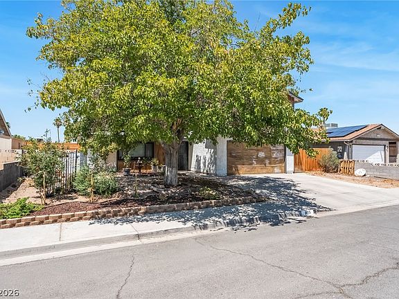 4th image of 1855 Twin Oaks Ave
