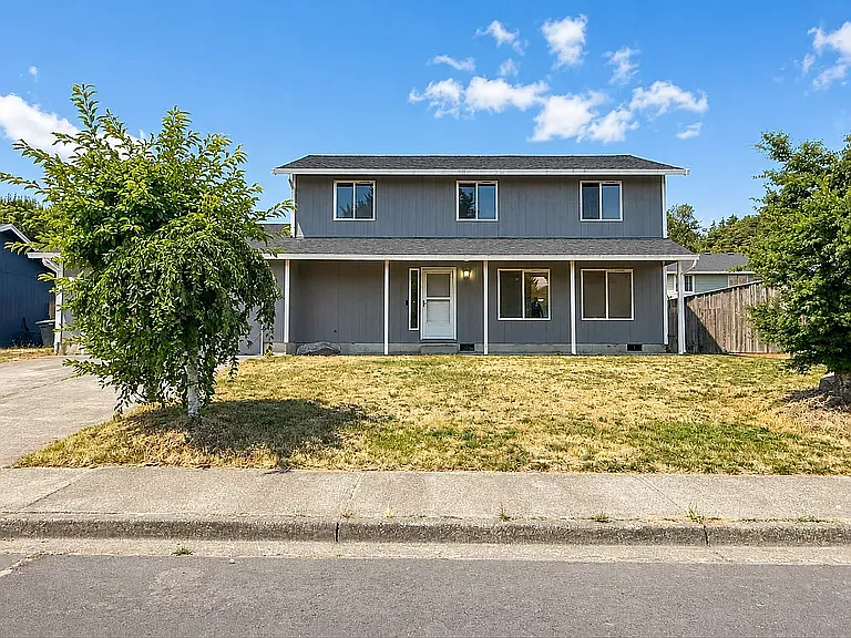 4 bed, 2400 sqft, $2,995 — Photo 1