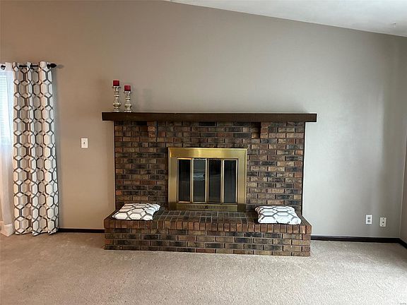 5th image of 3329 Saratoga Dr