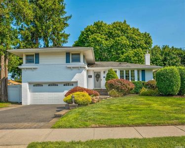 267 Southwood Circle, Syosset, NY, 11791