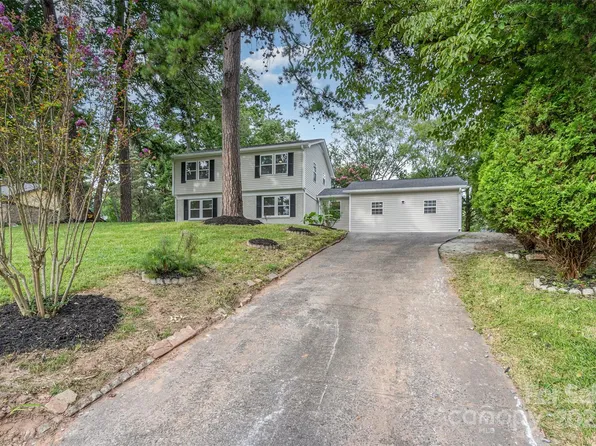 5813 Allenstown Dr, Charlotte, NC 28215