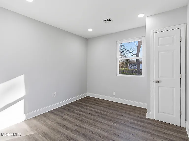 105 Floyd Ln — Photo 14