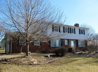 317 Canterbury Ln, Inverness, IL 60010