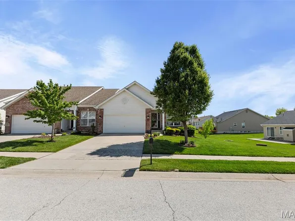 6806 Kensington Dr, Maryville, IL 62062