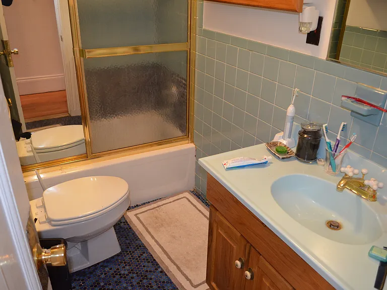 18 Warwick St #1 — Photo 9