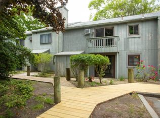 855 W Main St APT 15, Hyannis, MA 02601