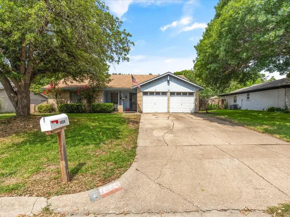 1024 Hill Top Pass, Benbrook, TX 76126
