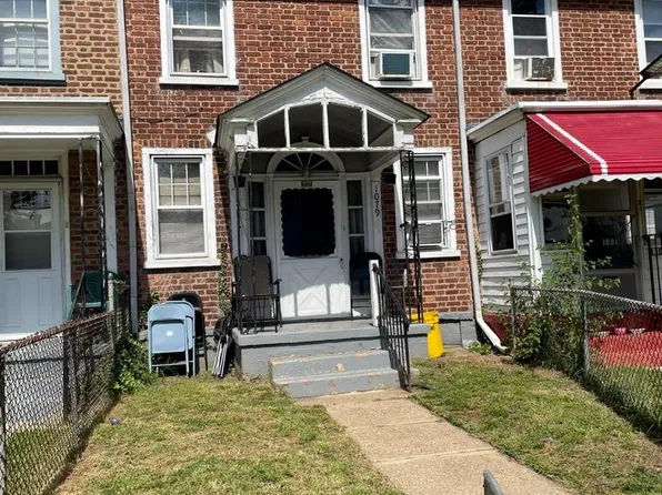 1079 W Ironside Rd, Camden, NJ 08104