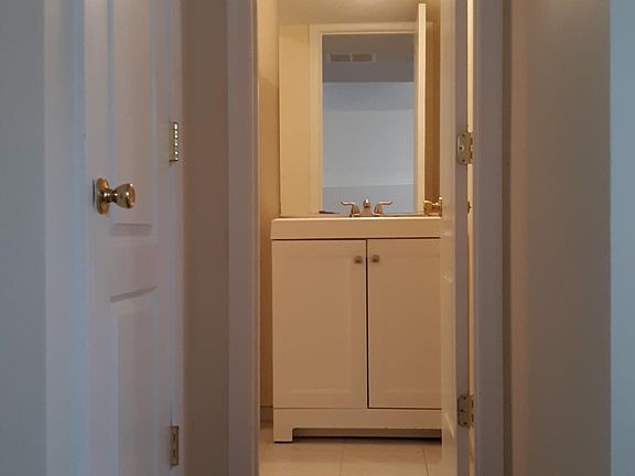 4th image of 27 Samantha Ln #2