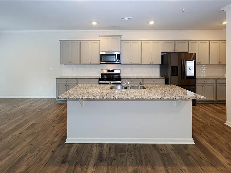 7566 Jennadee Dr — Photo 13