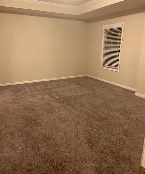 910 Walnut Woods Dr — Photo 5