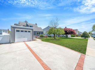 16 Hapsburg Place, Hempstead, NY 11550