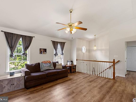 5th image of 10132 Wallers Rd