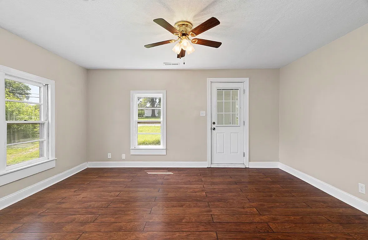 2 bed, 1030 sqft, $1,350 — Photo 4