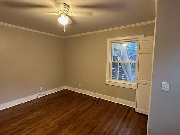 4th image of 305 S Walnut St #48d378dbe