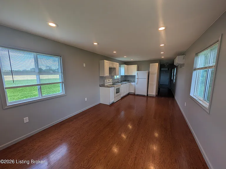 2604 E Buckeye Ln — Photo 6