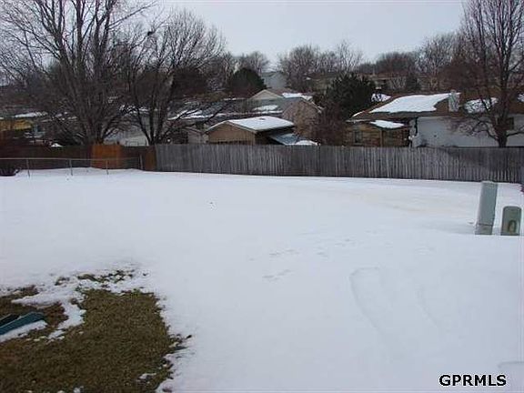 4th image of 410 Corral St