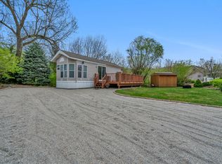 151 Fossil Lake Ct, Wilmington, IL 60481