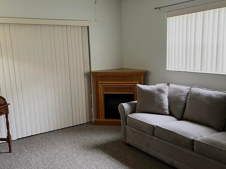 434 Normandy Ln #J — Photo 12