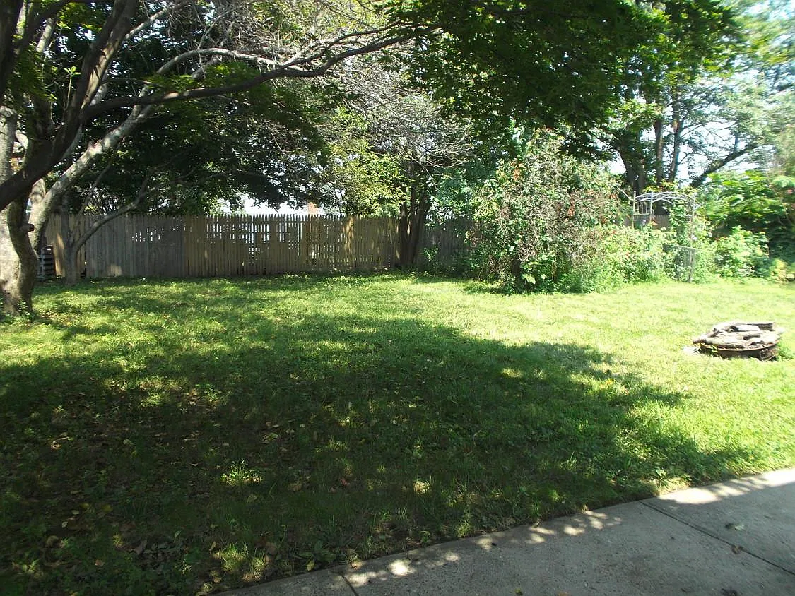 38 1/2 Benedict St — Photo 2