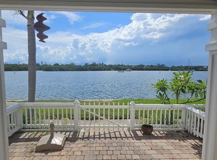 3747 Pompano Dr SE, Saint Petersburg, FL 33705