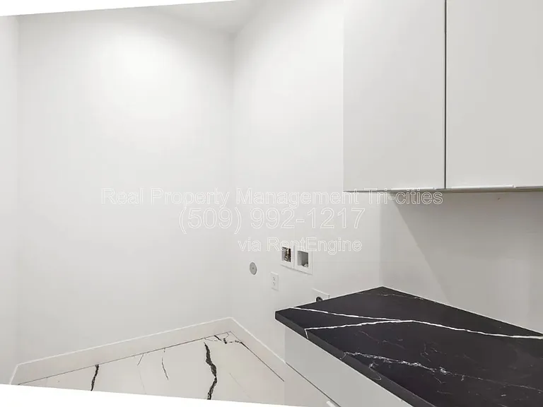 6982 W 22nd Ave — Photo 10