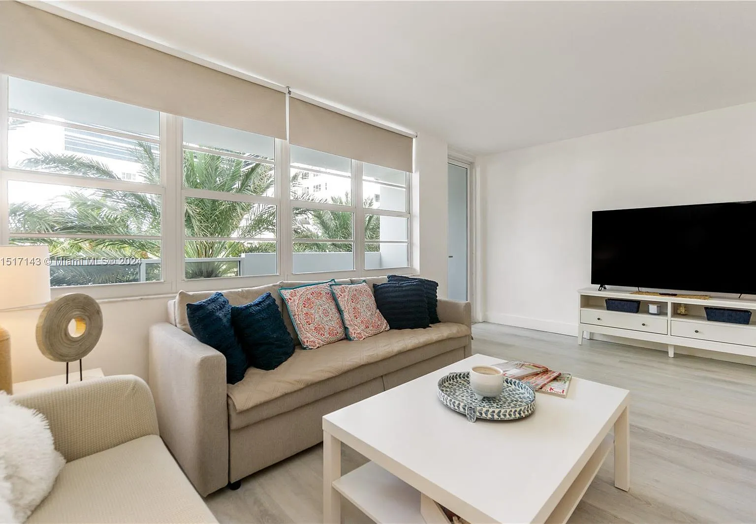 The Decoplage Condo — Photo 3
