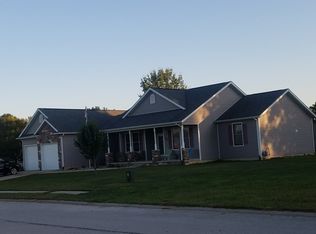 209 Huntington Dr, Auburn, IL 62615
