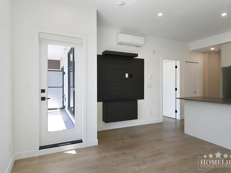 14398 60th Ave #409 — Photo 4