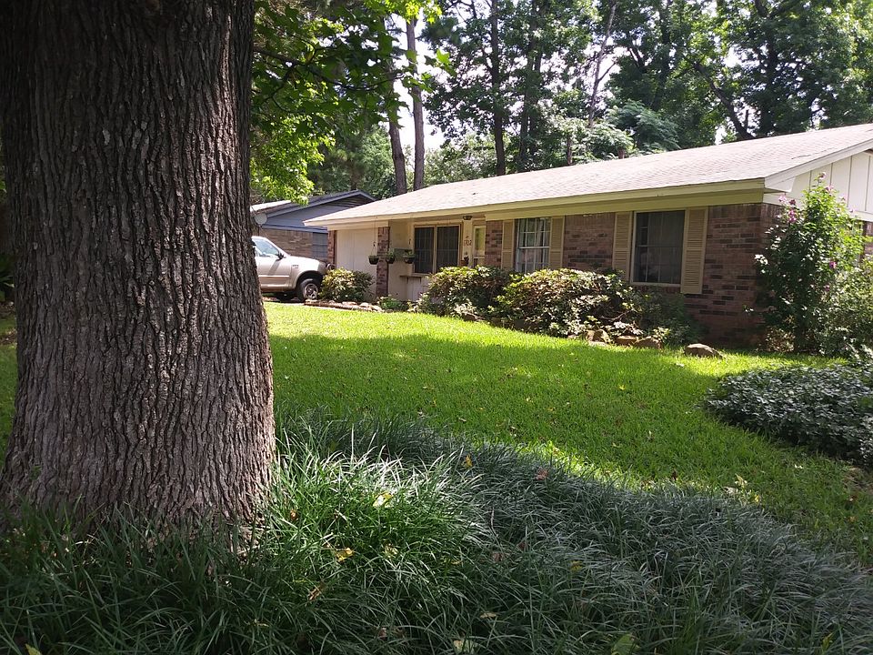 1st image of 1702 Waverly Dr